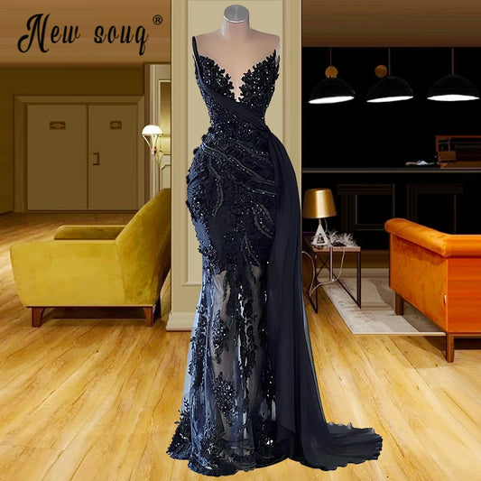 Elegant Black Lace Mermaid Evening Gown