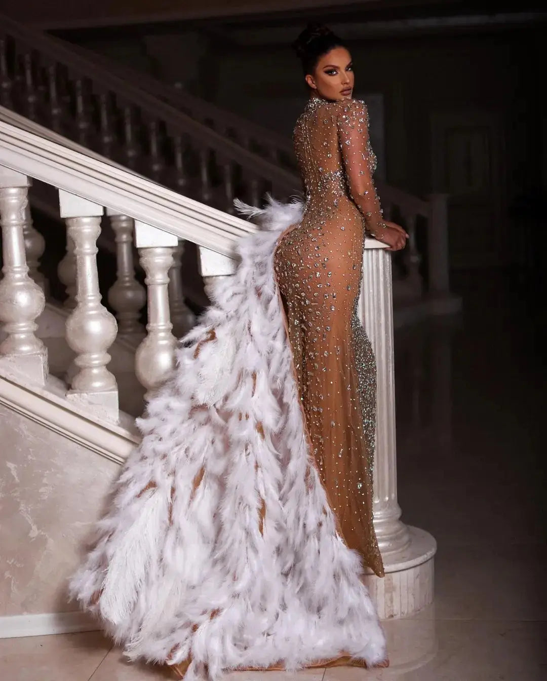 Luxurious Nude Evening Dresses with Beaded Crystals