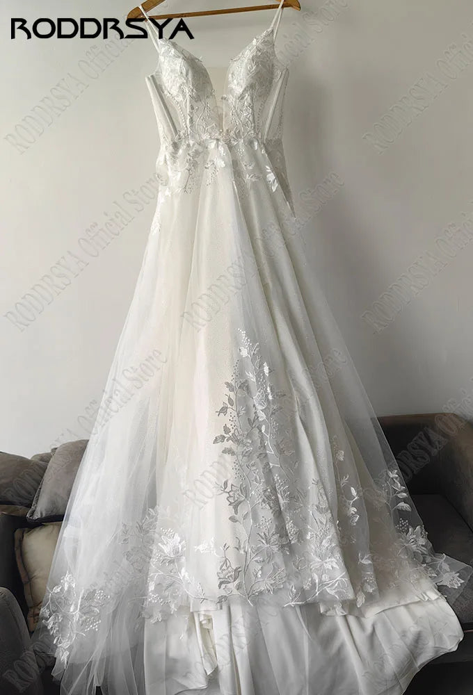 Stunning RODDRSYA Wedding Dress - V-Neck Tulle with Glitter & Lace App