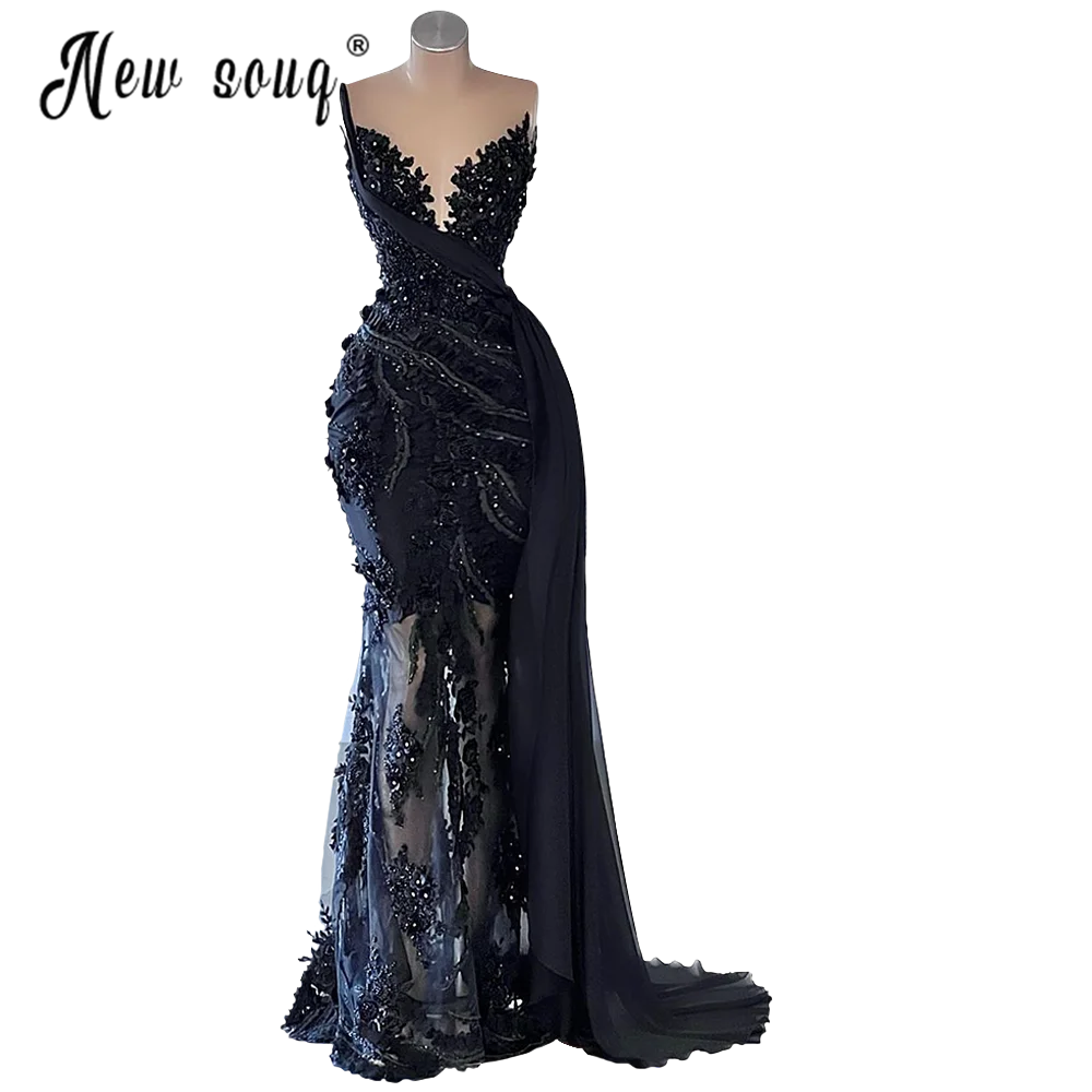 Elegant Black Lace Mermaid Evening Gown